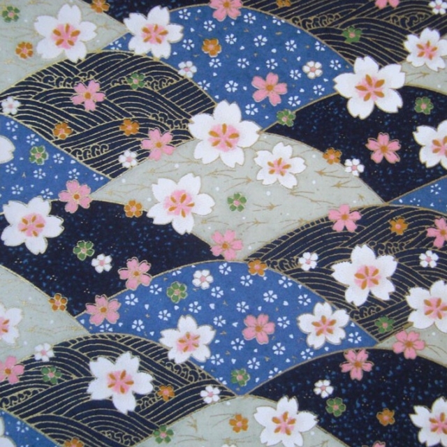 Lampes sur-mesure en papier japonais - Fleurs de cerisiers roses et blanches, collines à motifs bleus et crème