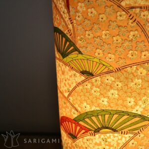 Luminaires sur-mesure en papier japonais - Roues et collines fleuries, fond beige