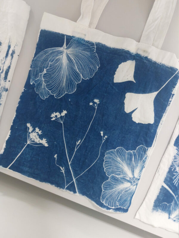 Impression cyanotype - DIY Paris Montparnasse